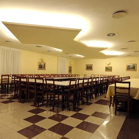 Albergo Ristorante Quadrifoglio-2